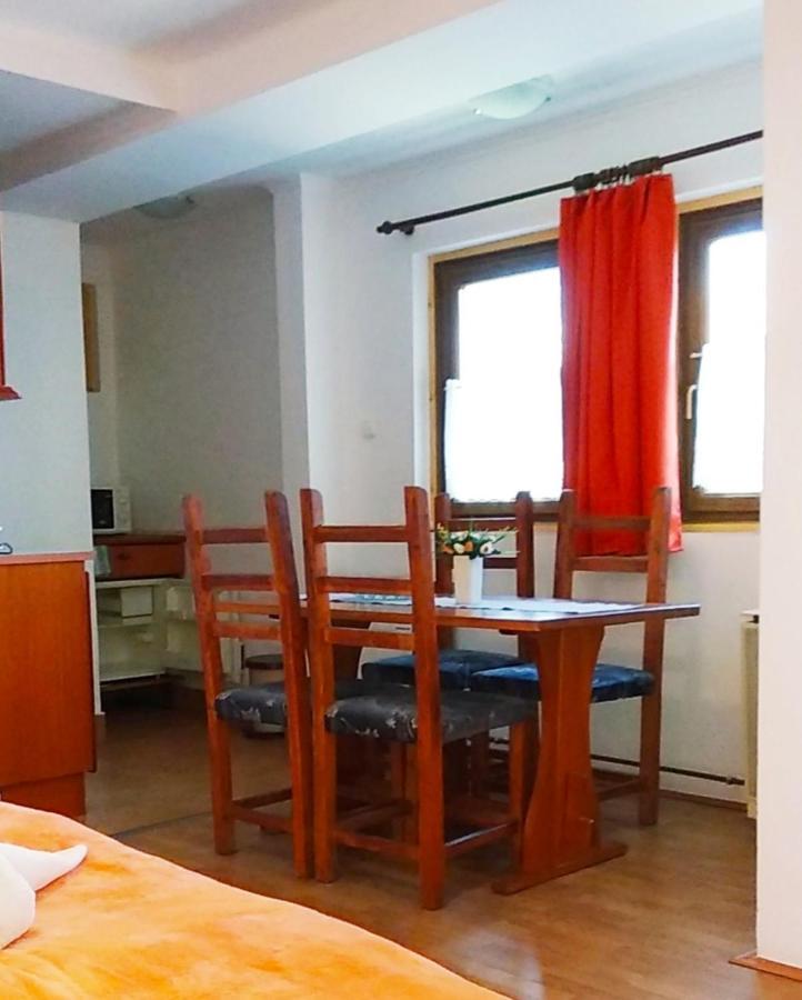 Guesthouse Kohari エゲルサローク エクステリア 写真