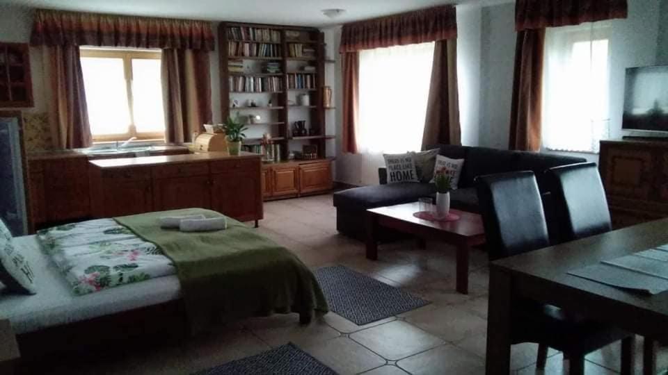 Guesthouse Kohari エゲルサローク エクステリア 写真
